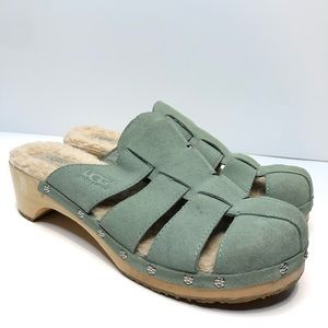 UGG  sage green slip on clogs women’s size 9 EUC